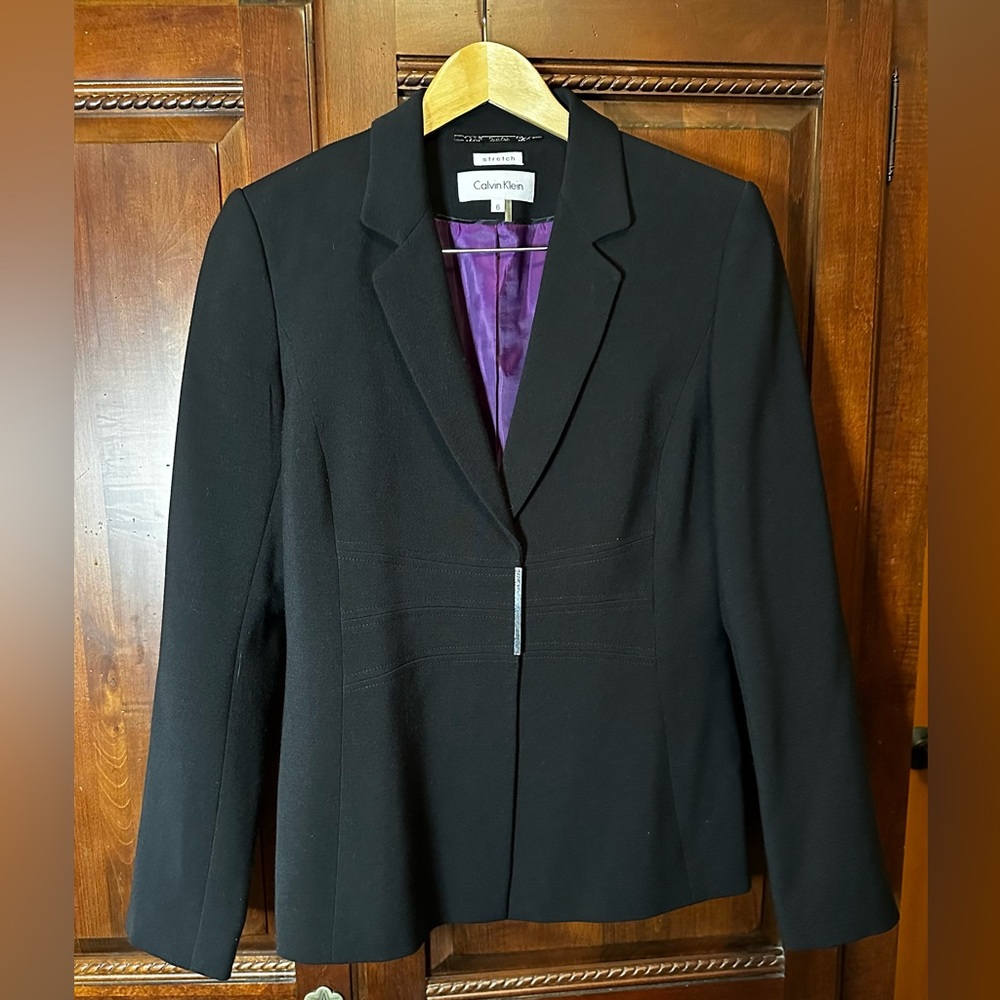 Calvin Klein size 6, 2-piece black pant suit